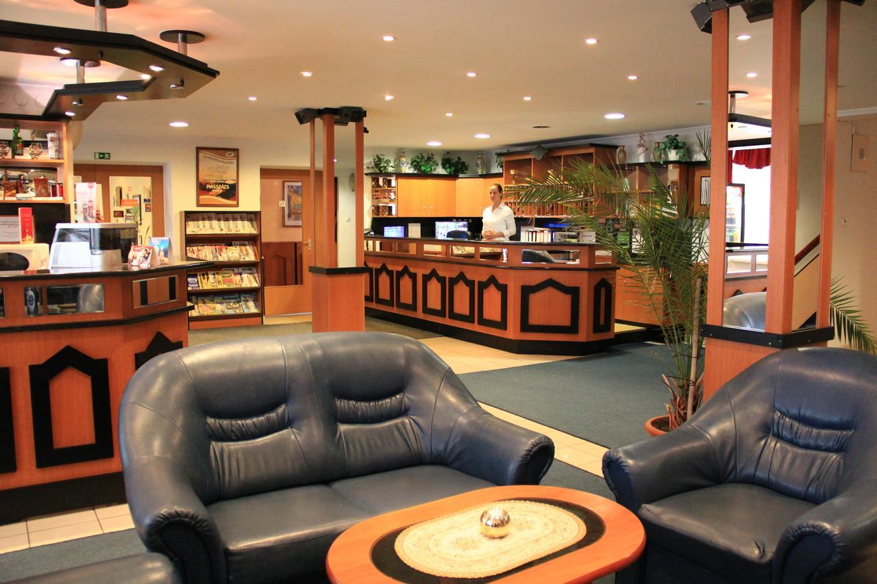 Hotel Ozd Ngoại thất bức ảnh
