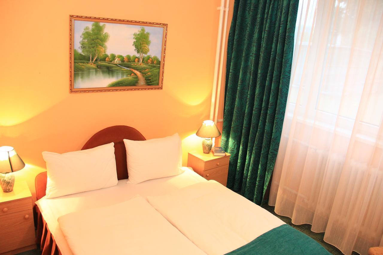 Hotel Ozd Ngoại thất bức ảnh